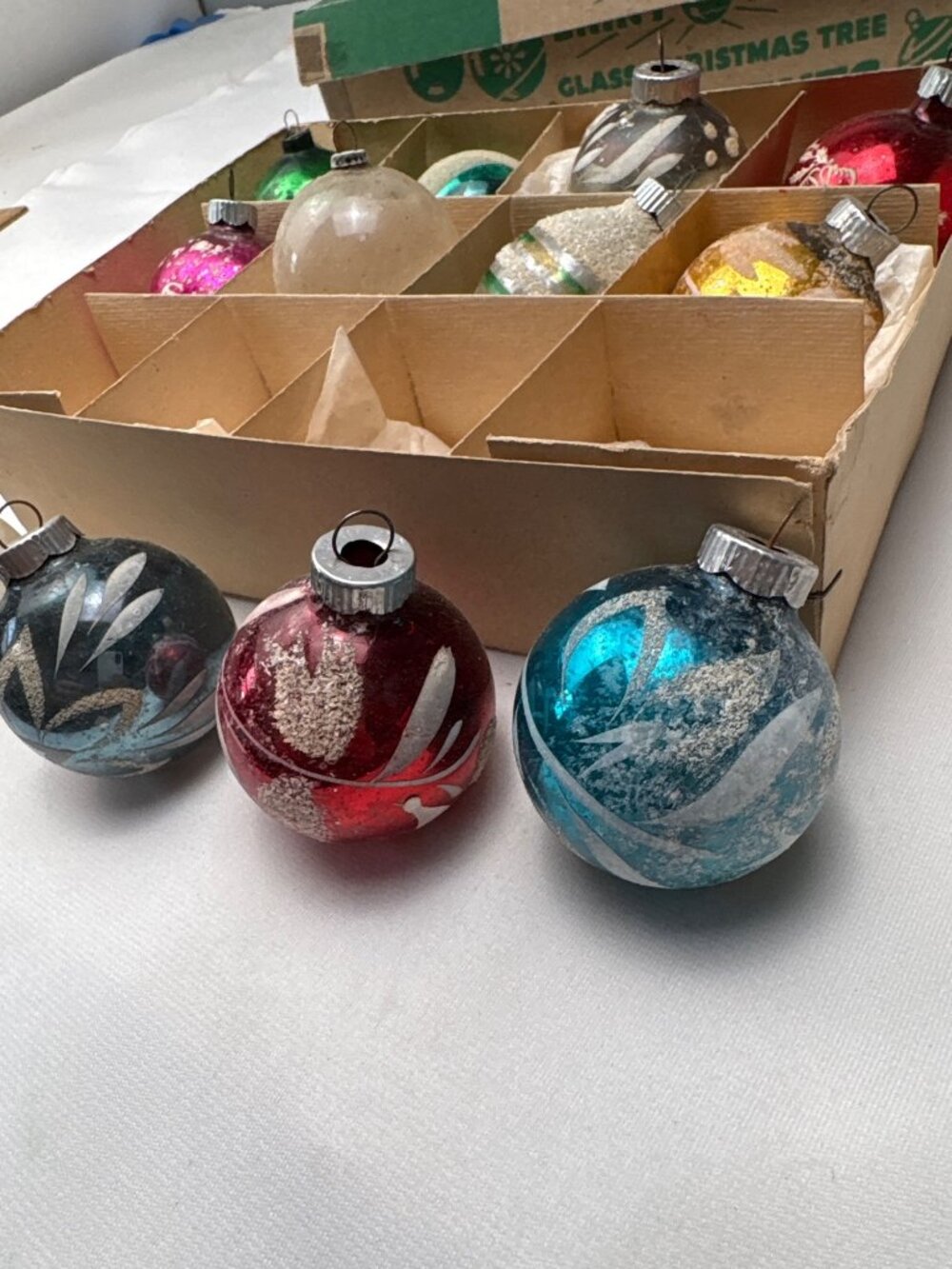Shiny Brite Glass Christmas Ornaments Mixed Set 12 Assorted Colors Designs - Picture 10 of 13